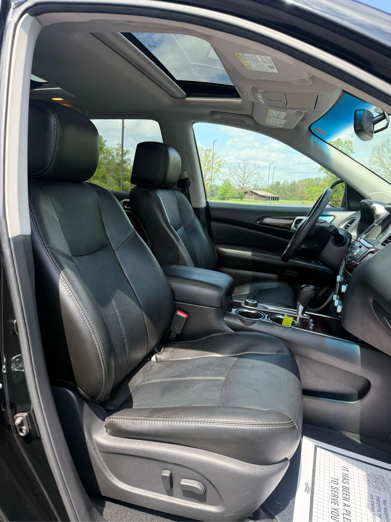 Nissan Pathfinder Platinum 4WD 2014