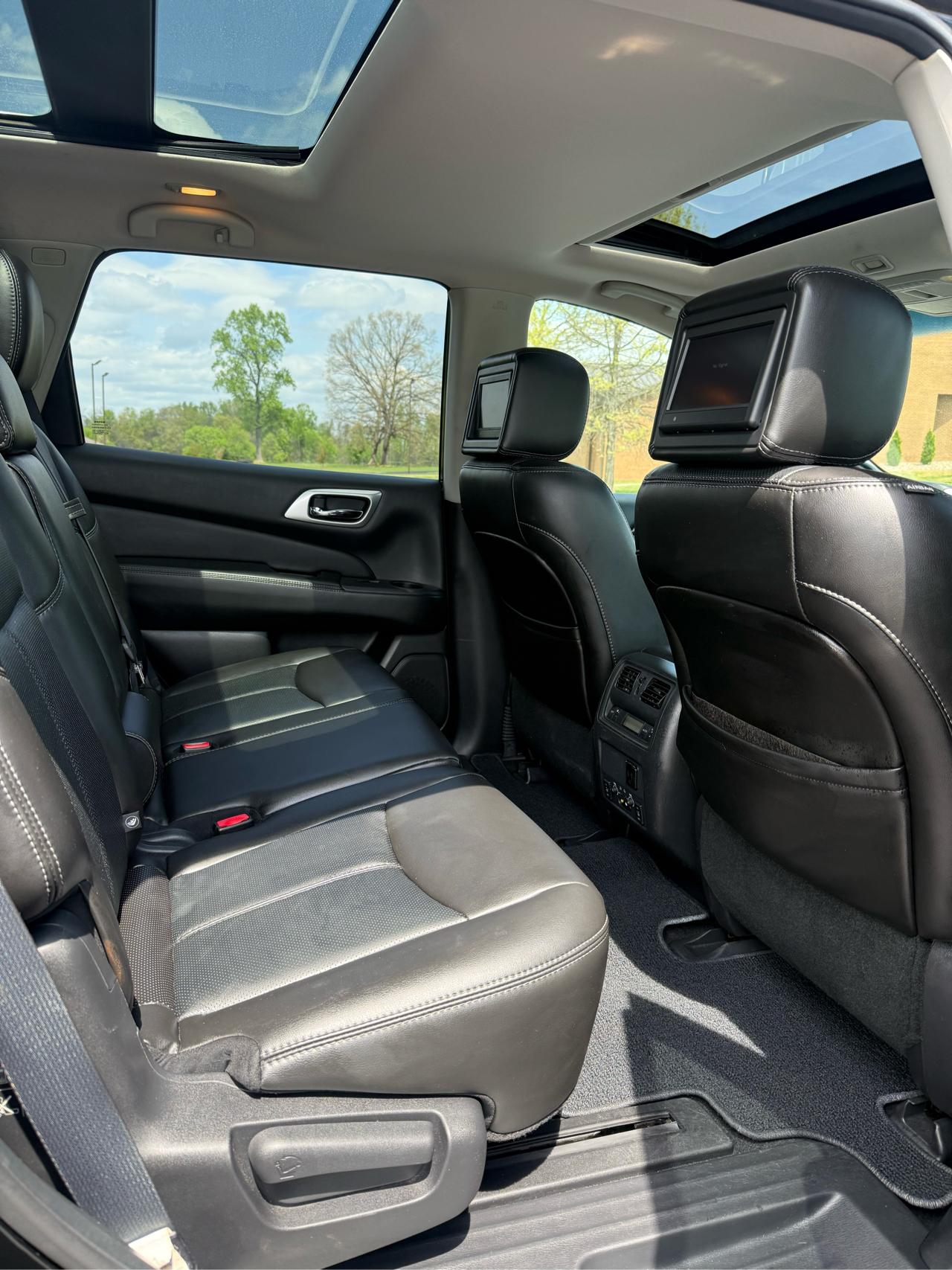 Nissan Pathfinder Platinum 4WD 2014