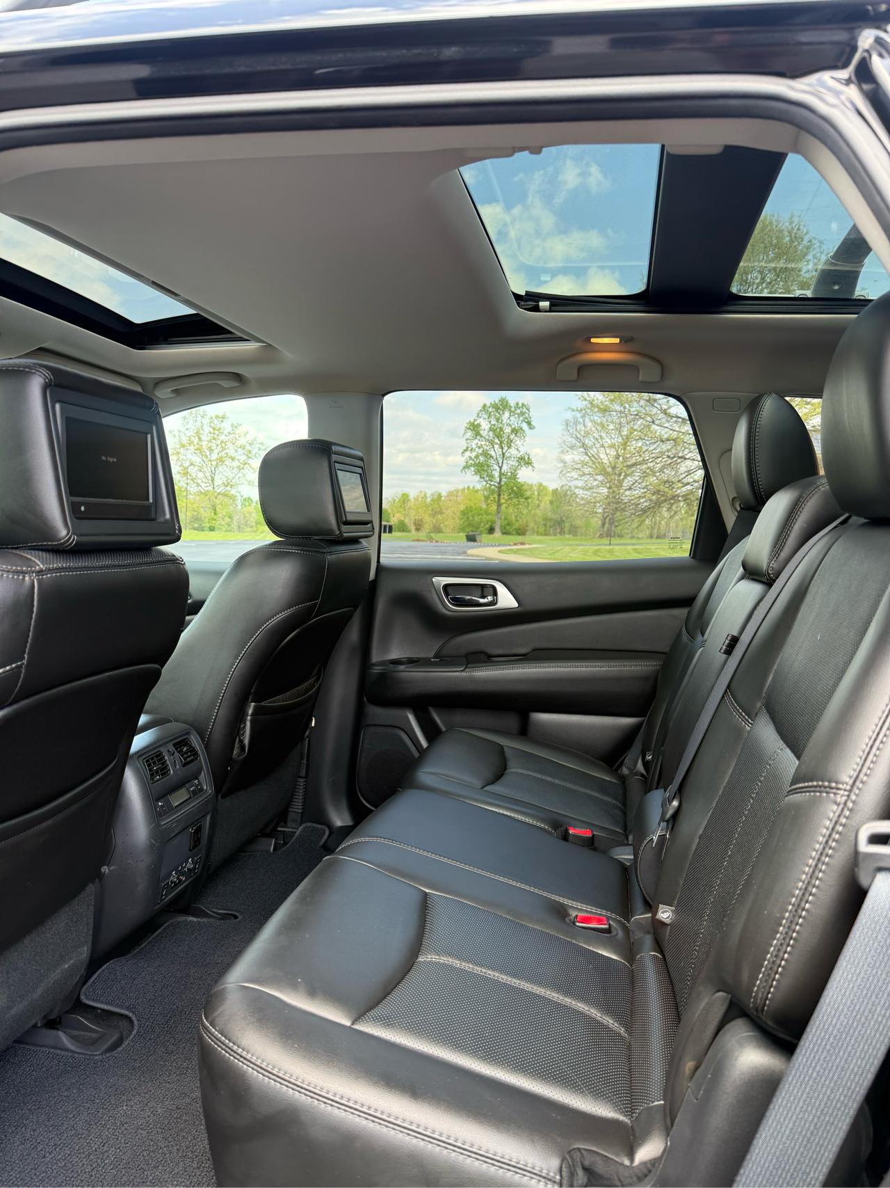 Nissan Pathfinder Platinum 4WD 2014