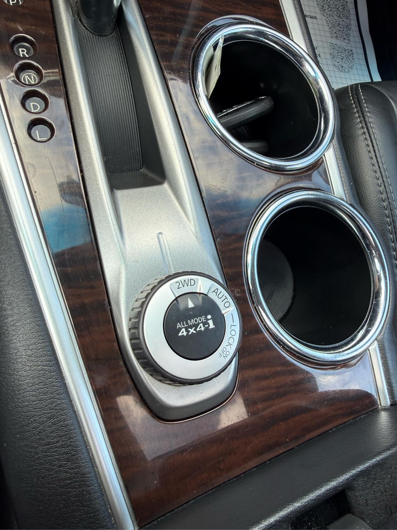 Nissan Pathfinder Platinum 4WD 2014