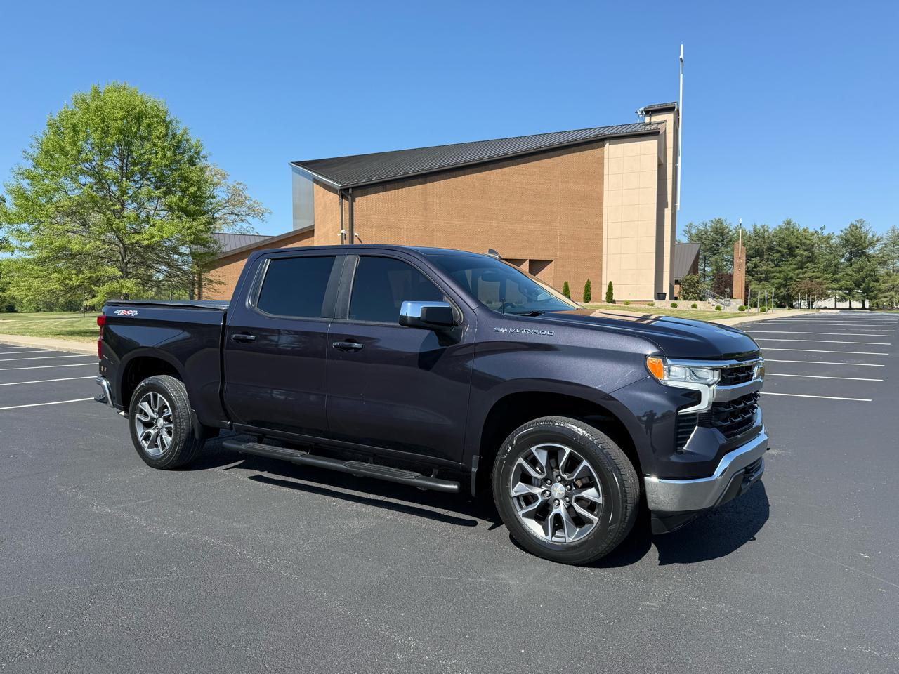 Chevrolet Silverado 1500 LT Crew Cab 4WD 2022