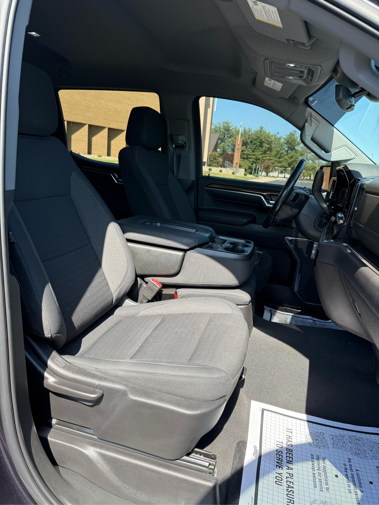 Chevrolet Silverado 1500 LT Crew Cab 4WD 2022