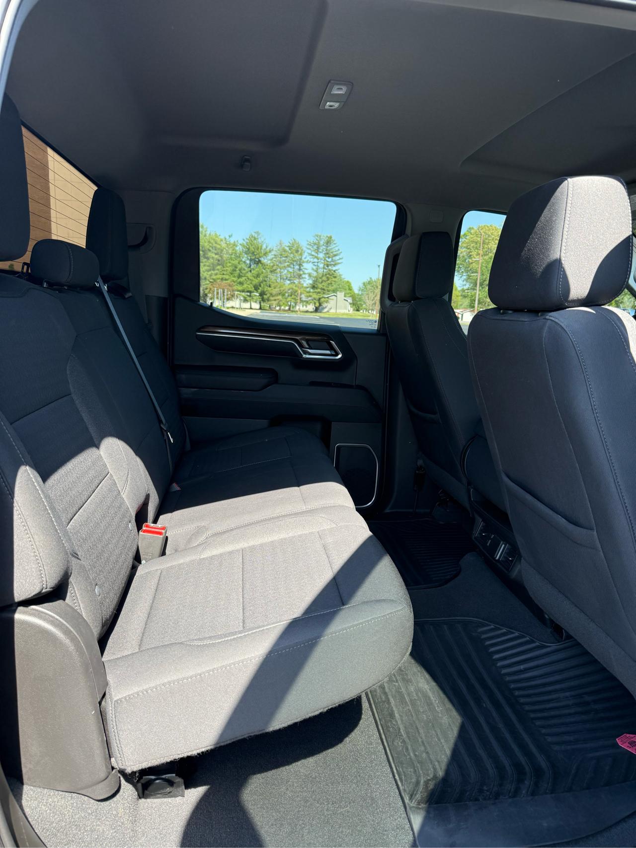 Chevrolet Silverado 1500 LT Crew Cab 4WD 2022