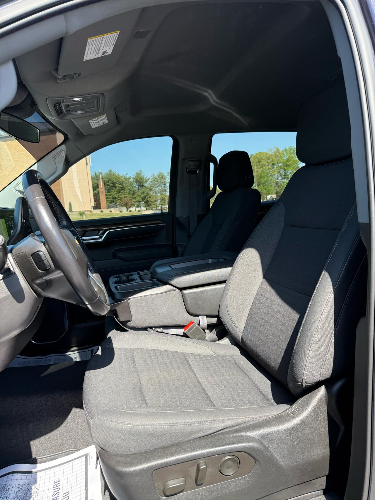 Chevrolet Silverado 1500 LT Crew Cab 4WD 2022