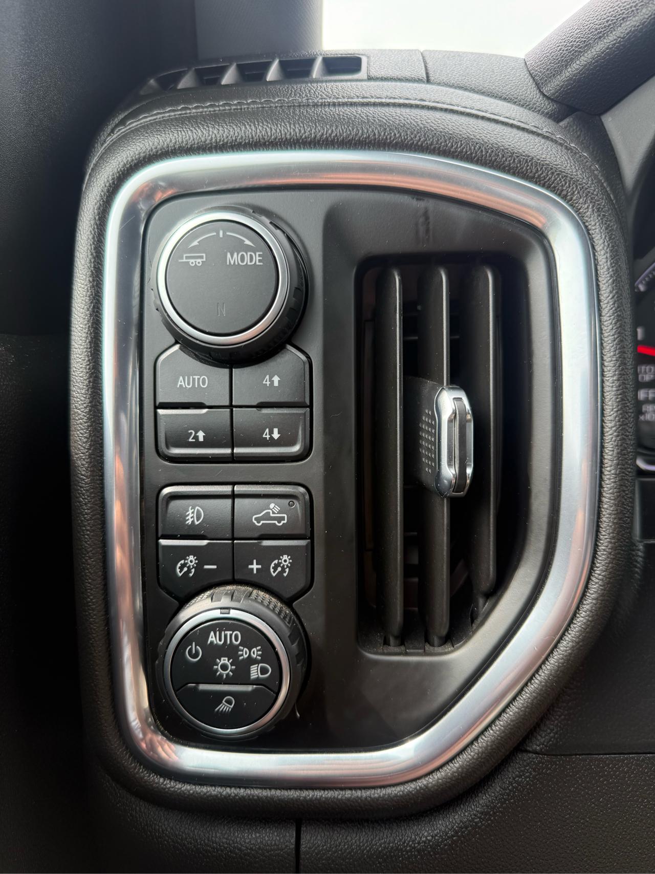 Chevrolet Silverado 1500 LT Trail Boss Crew Cab 4WD 2020