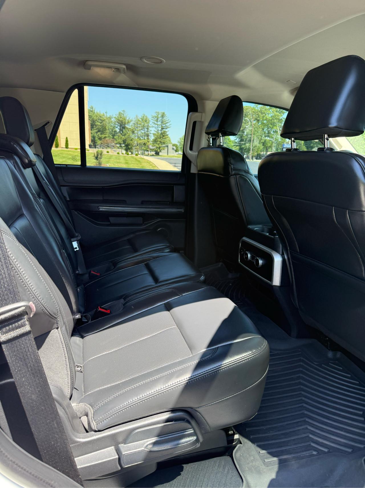 Ford Expedition XLT 2022