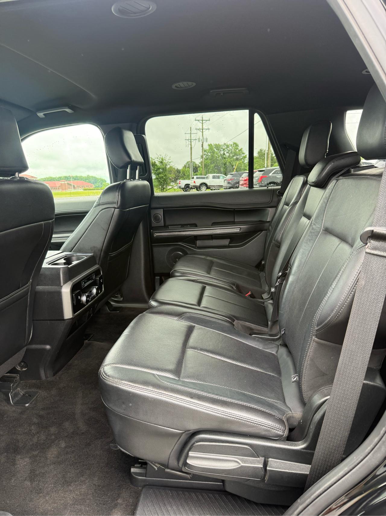 Ford Expedition XLT 4WD 2018