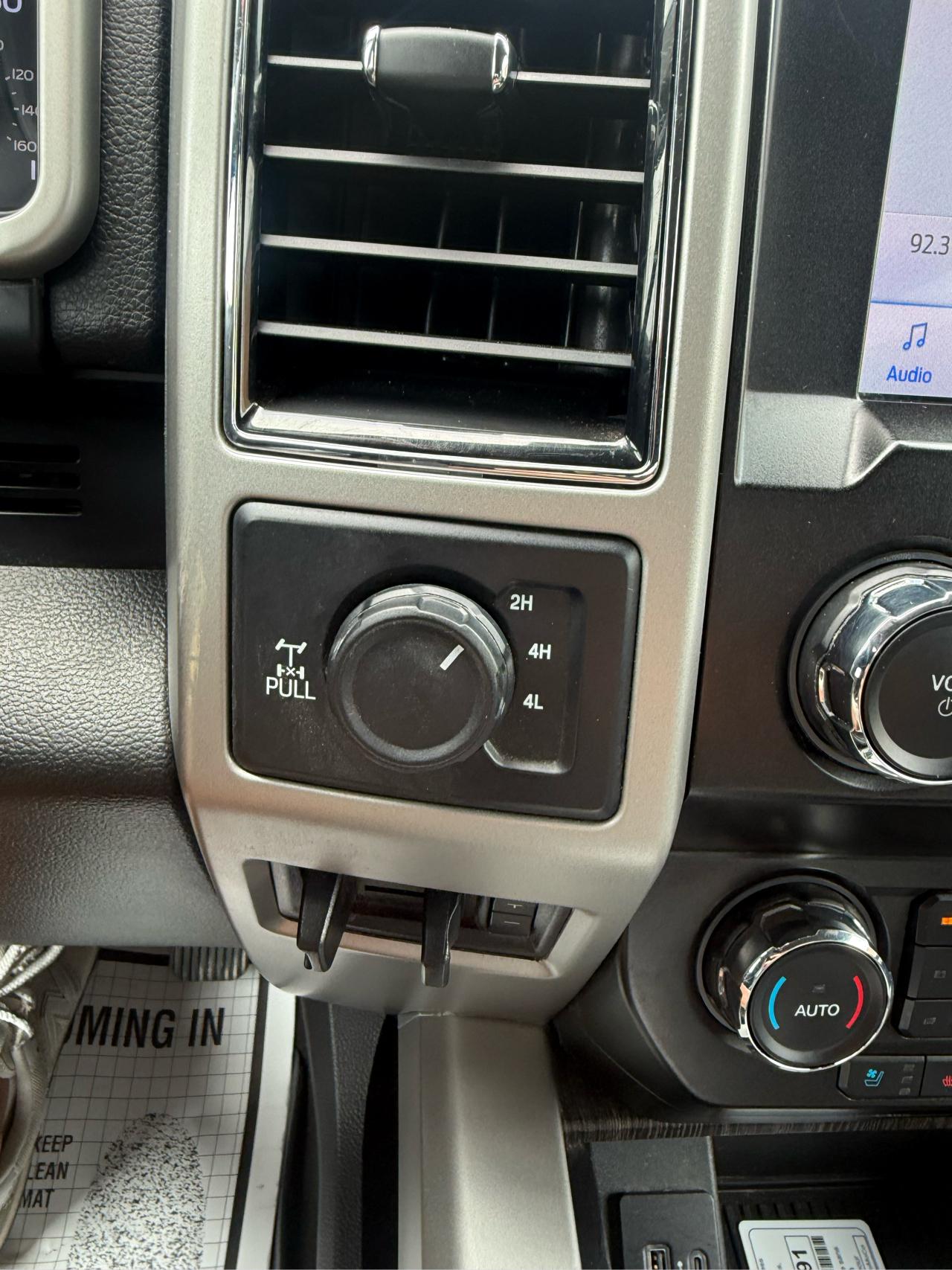 Ford F-250 SD Lariat Crew Cab 4WD 2020