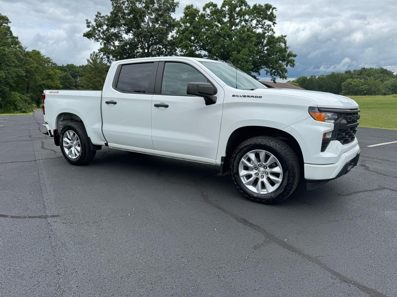Chevrolet Silverado 1500 Custom Crew Cab 4WD 2022