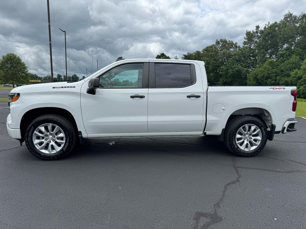 Chevrolet Silverado 1500 Custom Crew Cab 4WD 2022