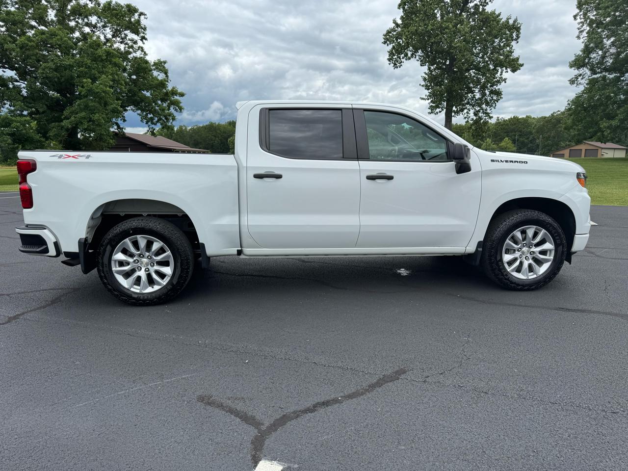 Chevrolet Silverado 1500 Custom Crew Cab 4WD 2022