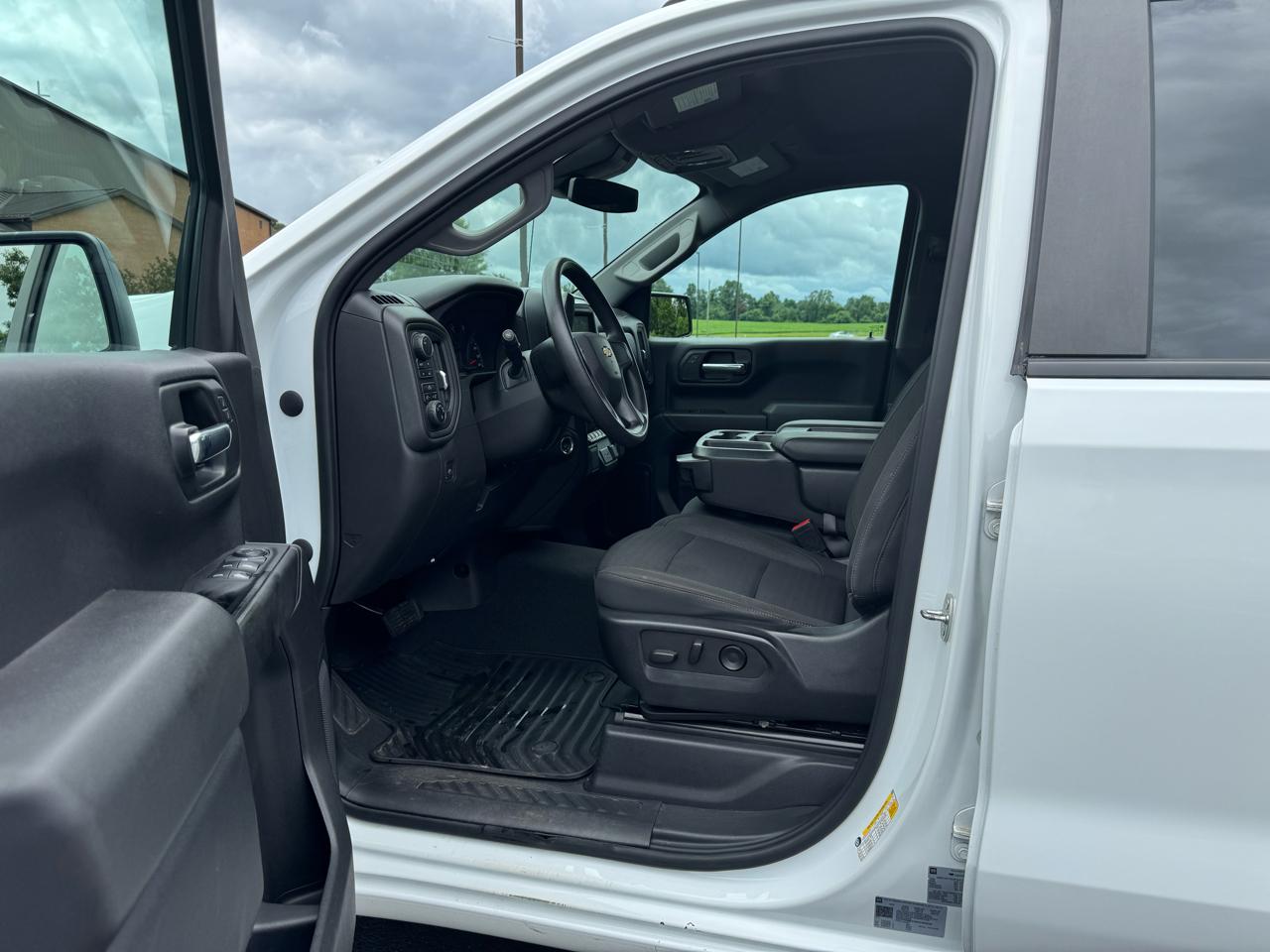 Chevrolet Silverado 1500 Custom Crew Cab 4WD 2022