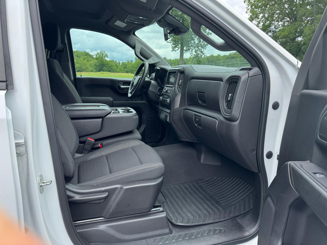 Chevrolet Silverado 1500 Custom Crew Cab 4WD 2022