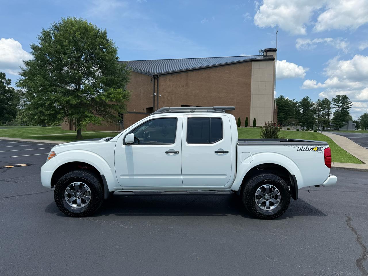 Nissan Frontier PRO-4X Crew Cab 4WD 2020