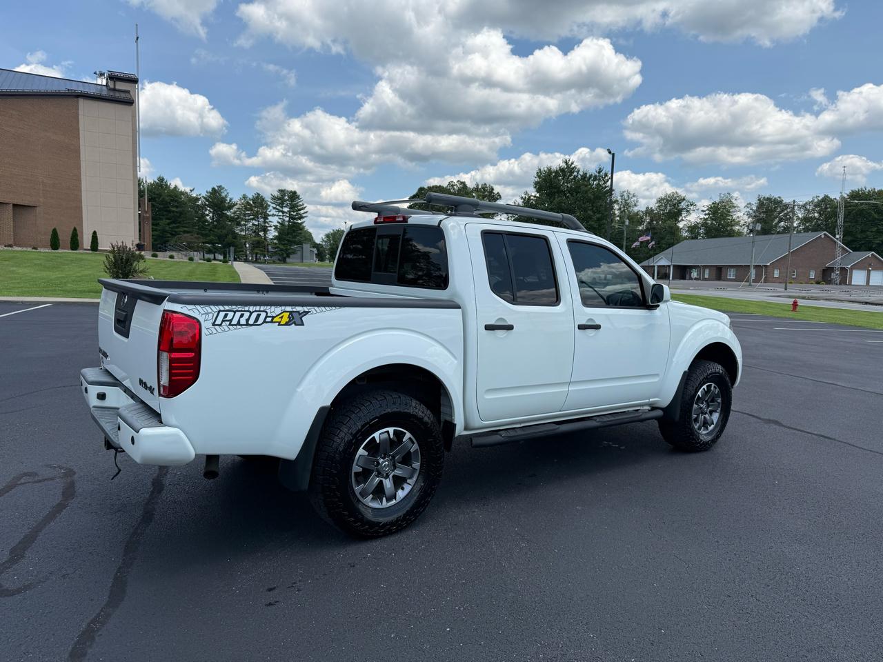 Nissan Frontier PRO-4X Crew Cab 4WD 2020