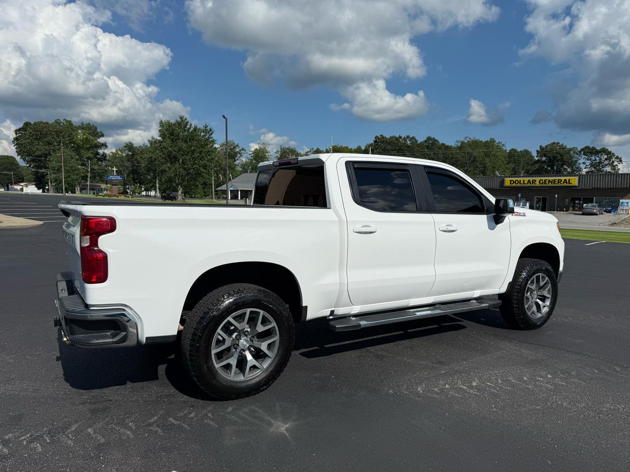 Chevrolet Silverado 1500 LT Z71 Crew Cab 4WD 2022