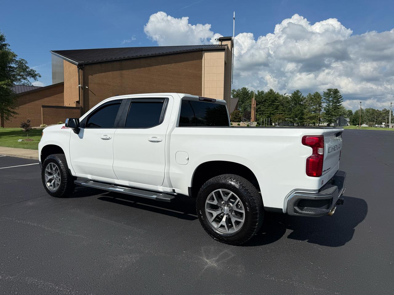 Chevrolet Silverado 1500 LT Z71 Crew Cab 4WD 2022