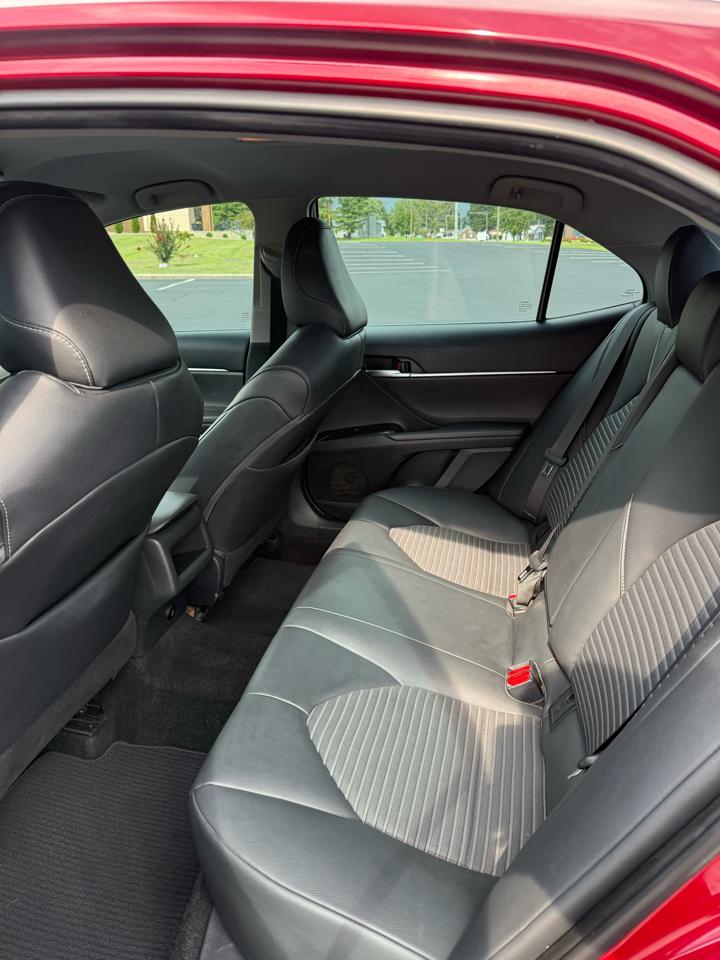 Toyota Camry SE 2018