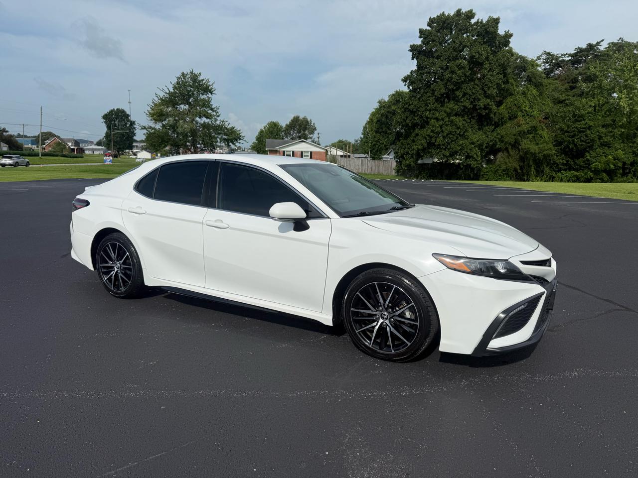 Toyota Camry SE 2022