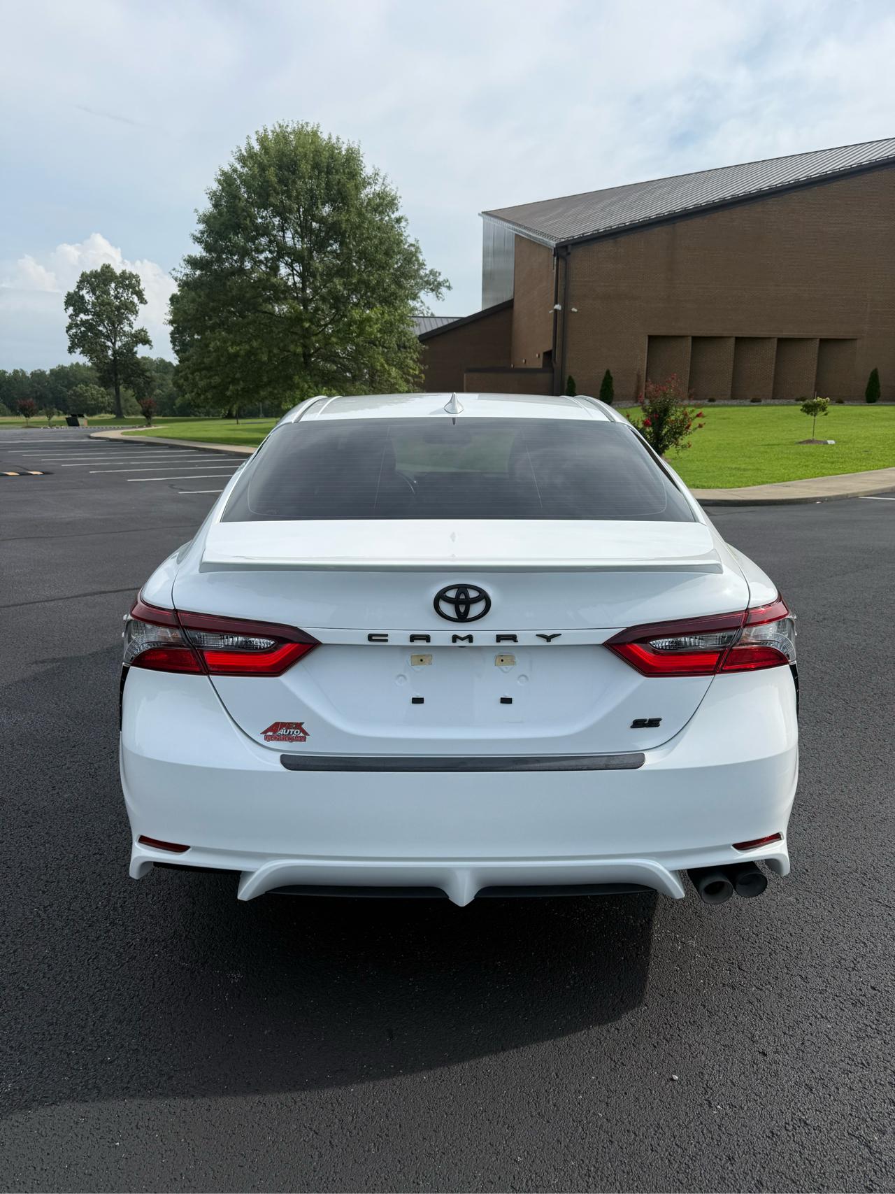 Toyota Camry SE 2022