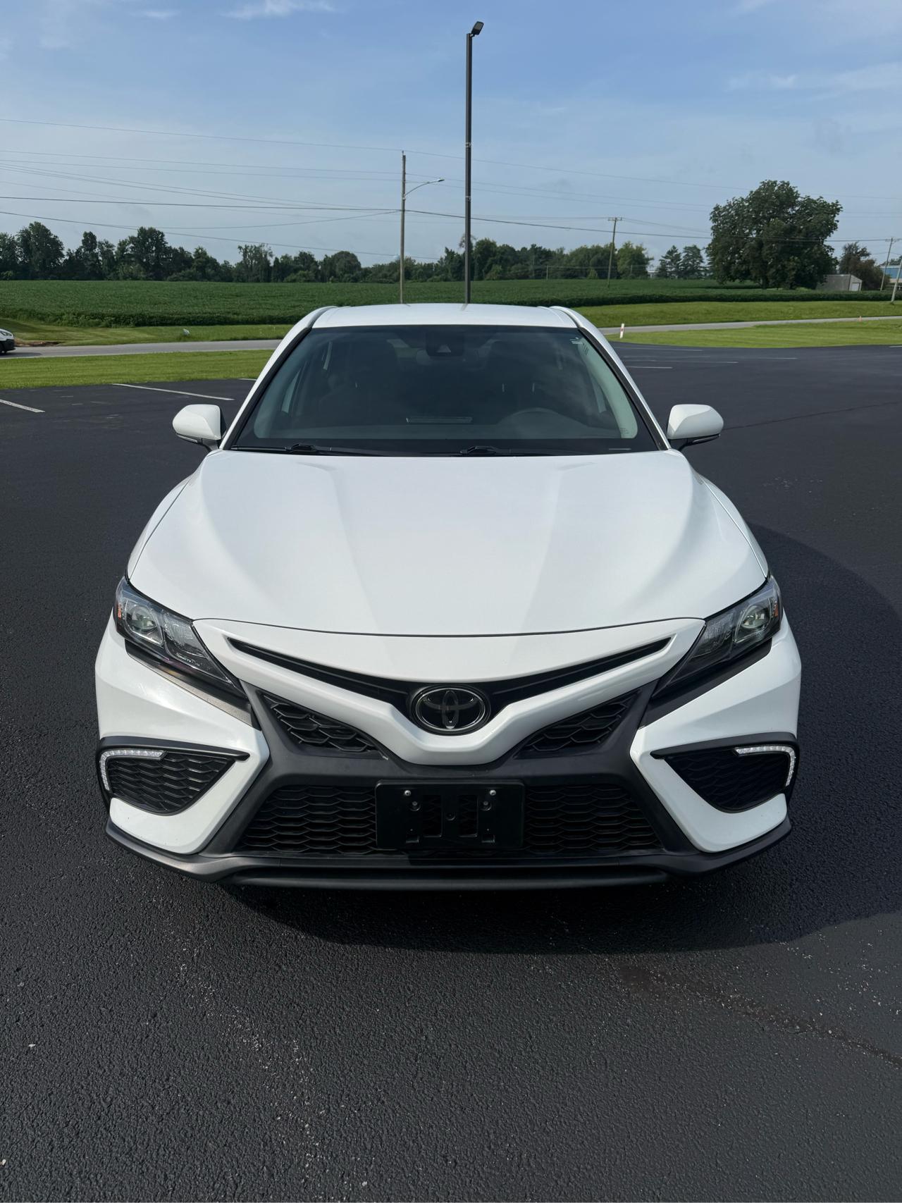 Toyota Camry SE 2022