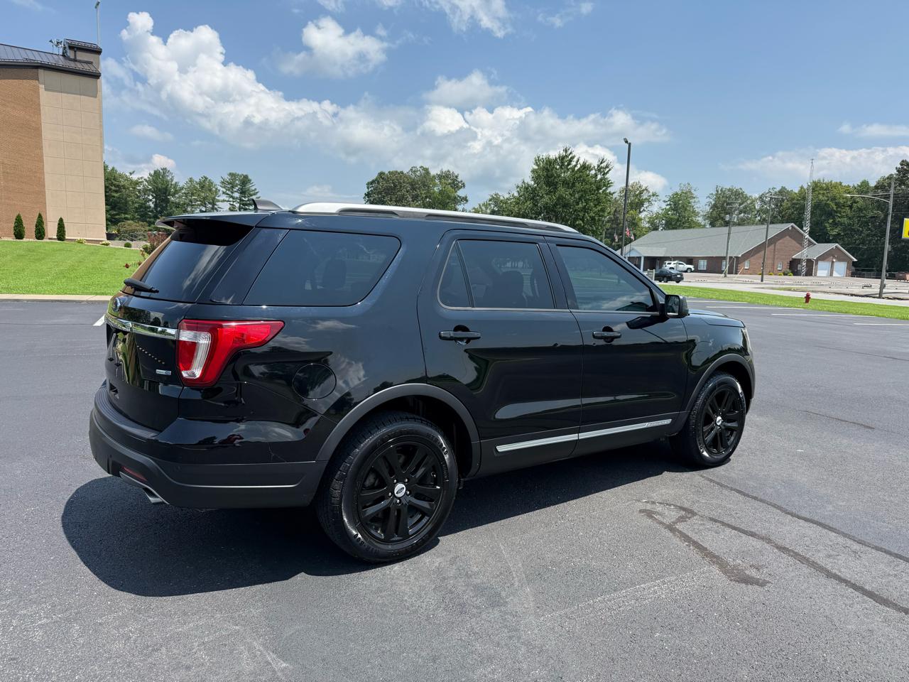 Ford Explorer XLT 4WD 2018