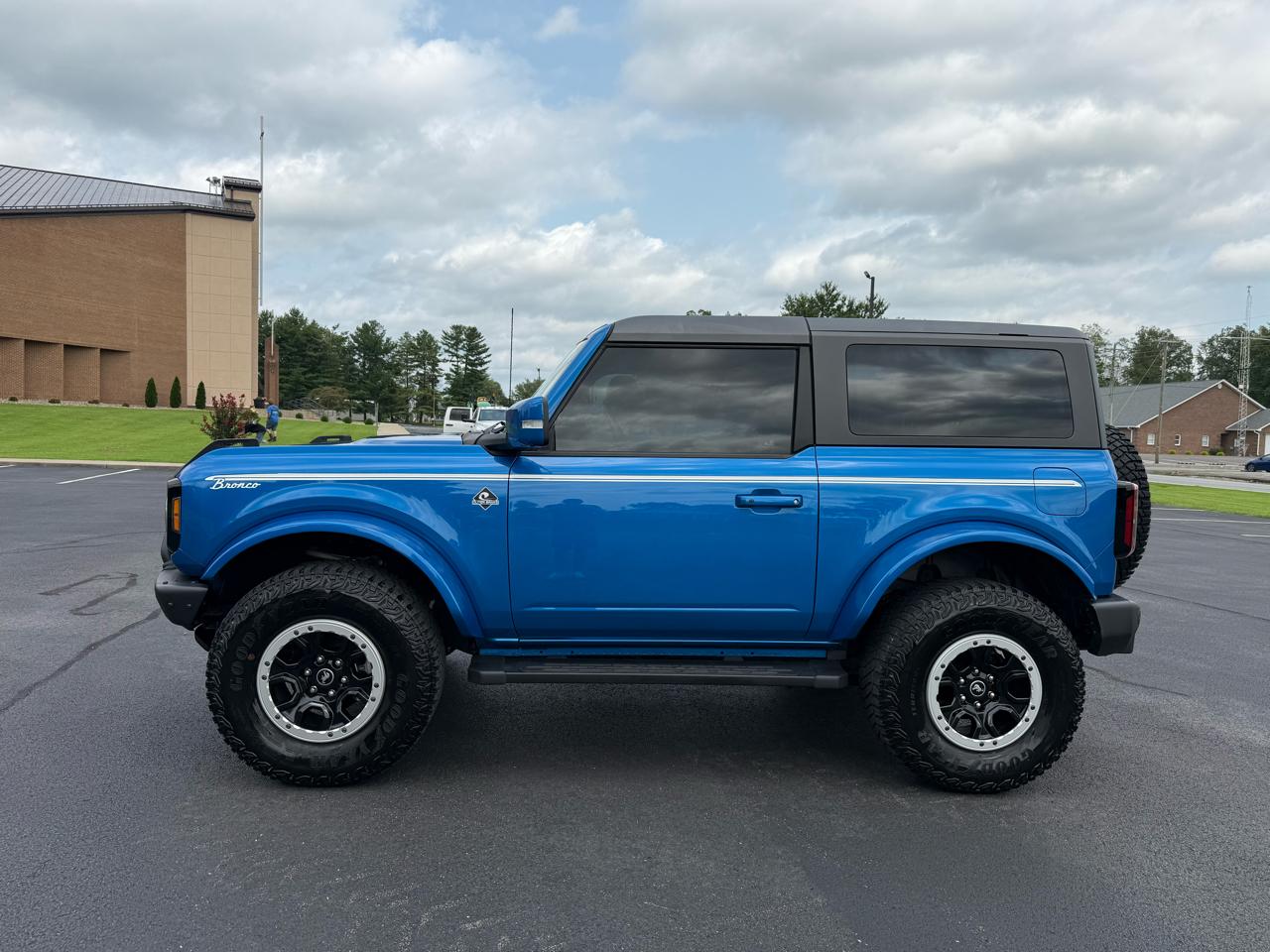 Ford Bronco Outer Banks 2-Door 2022