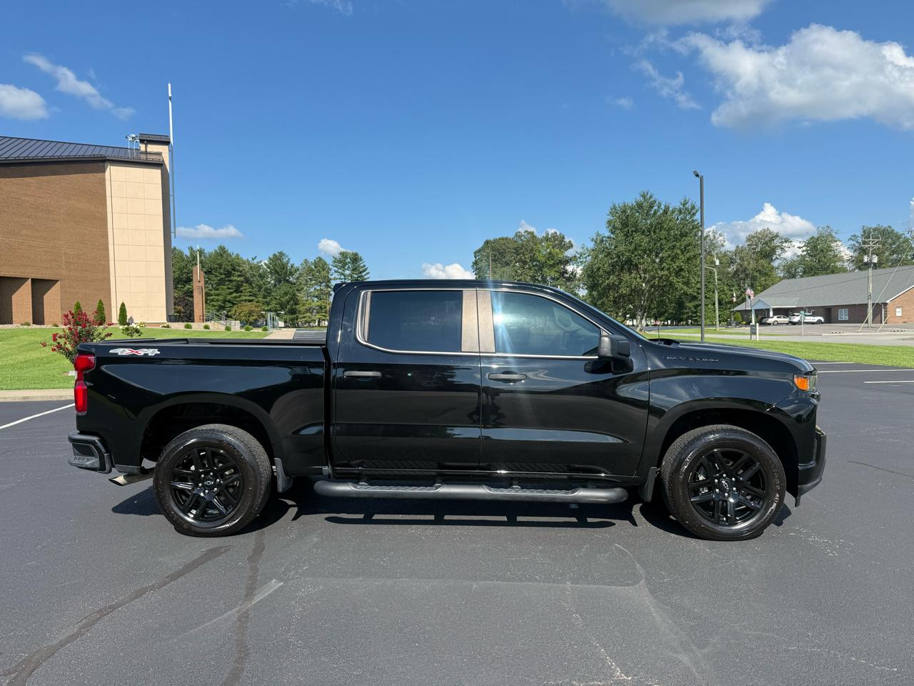 Chevrolet Silverado 1500 Custom Crew Cab Short Box 4WD 2021