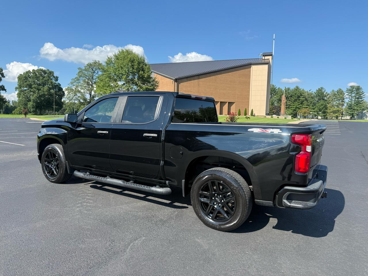 Chevrolet Silverado 1500 Custom Crew Cab Short Box 4WD 2021