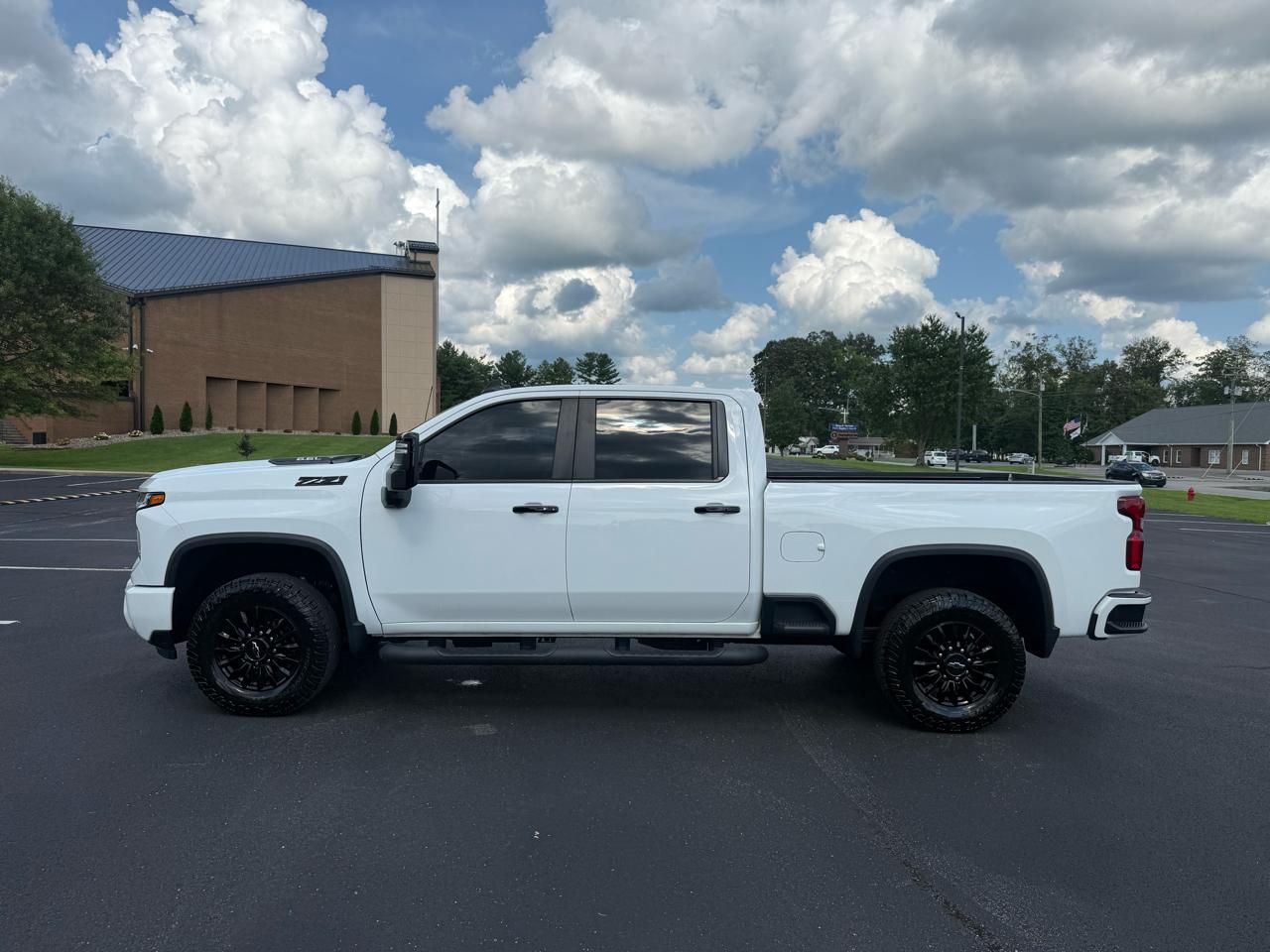 Chevrolet Silverado 2500HD LT Crew Cab Short Box 4WD 2024