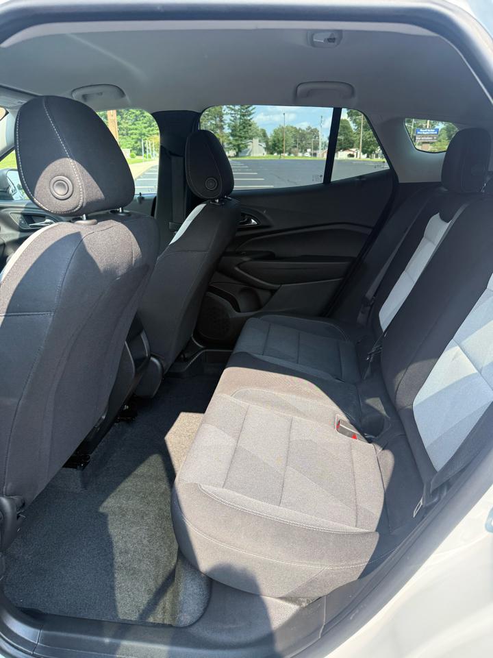 Chevrolet Trax LS 2025