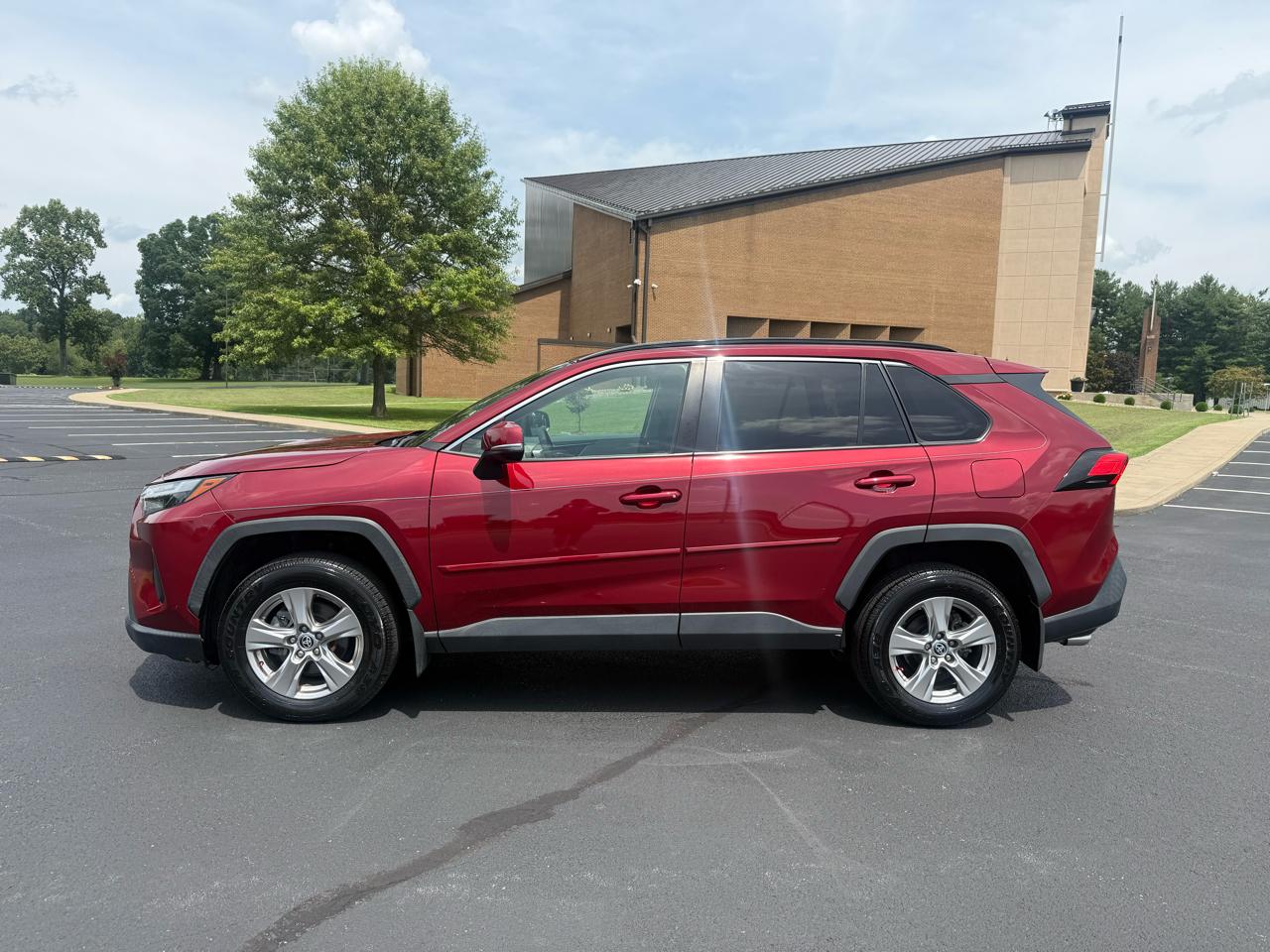 Toyota RAV4 XLE 2023