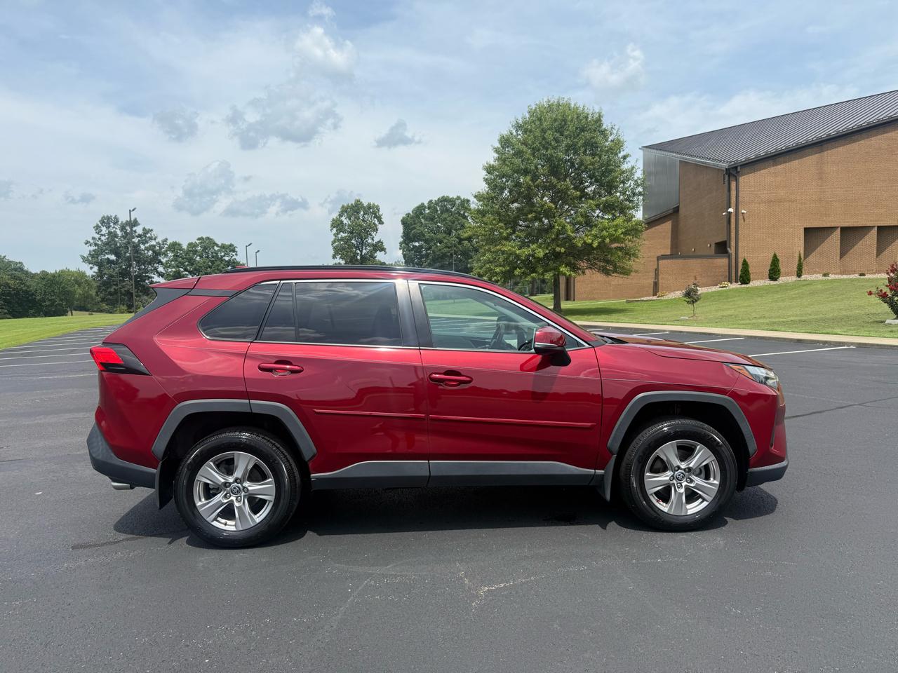 Toyota RAV4 XLE 2023