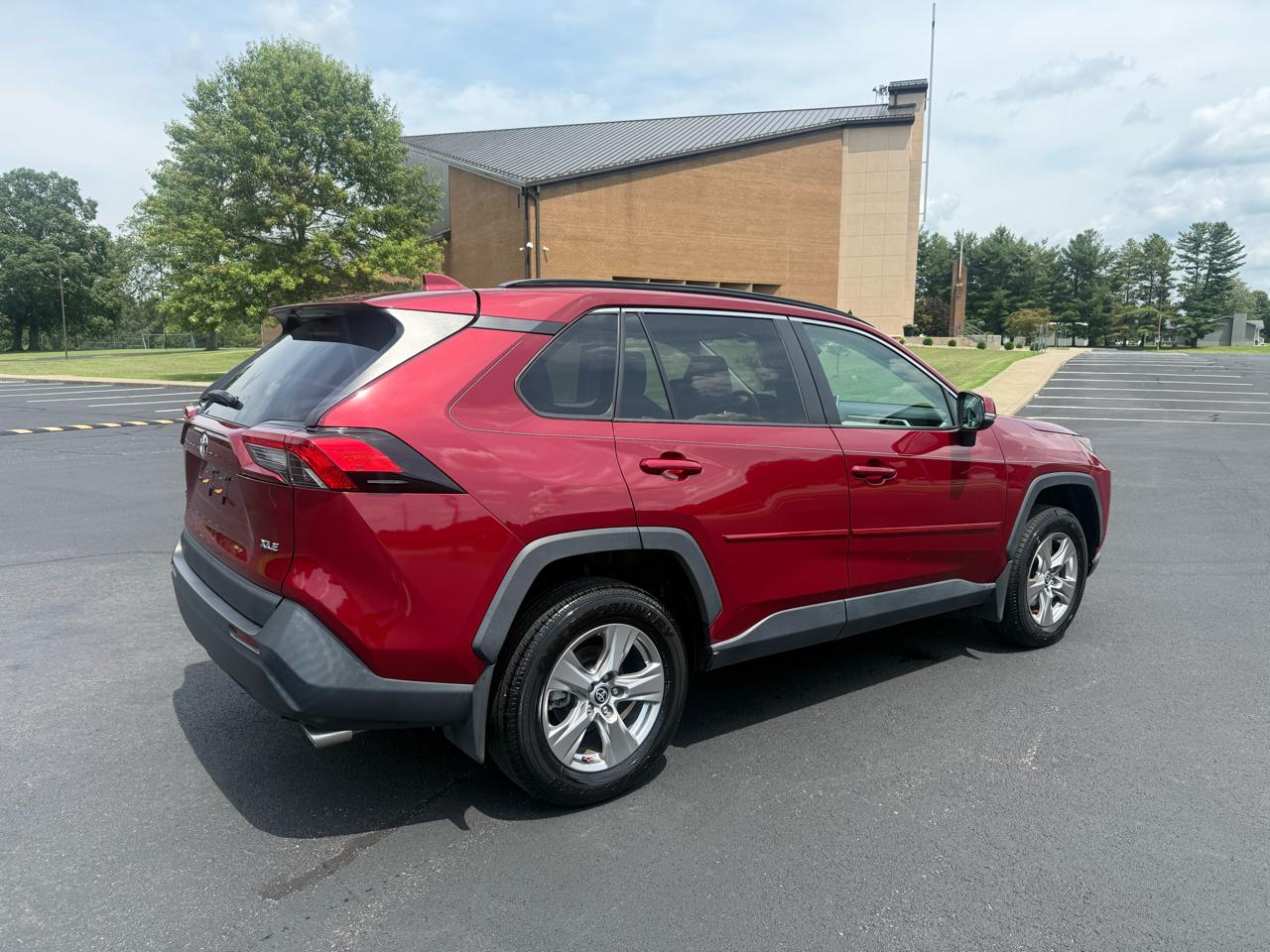 Toyota RAV4 XLE 2023