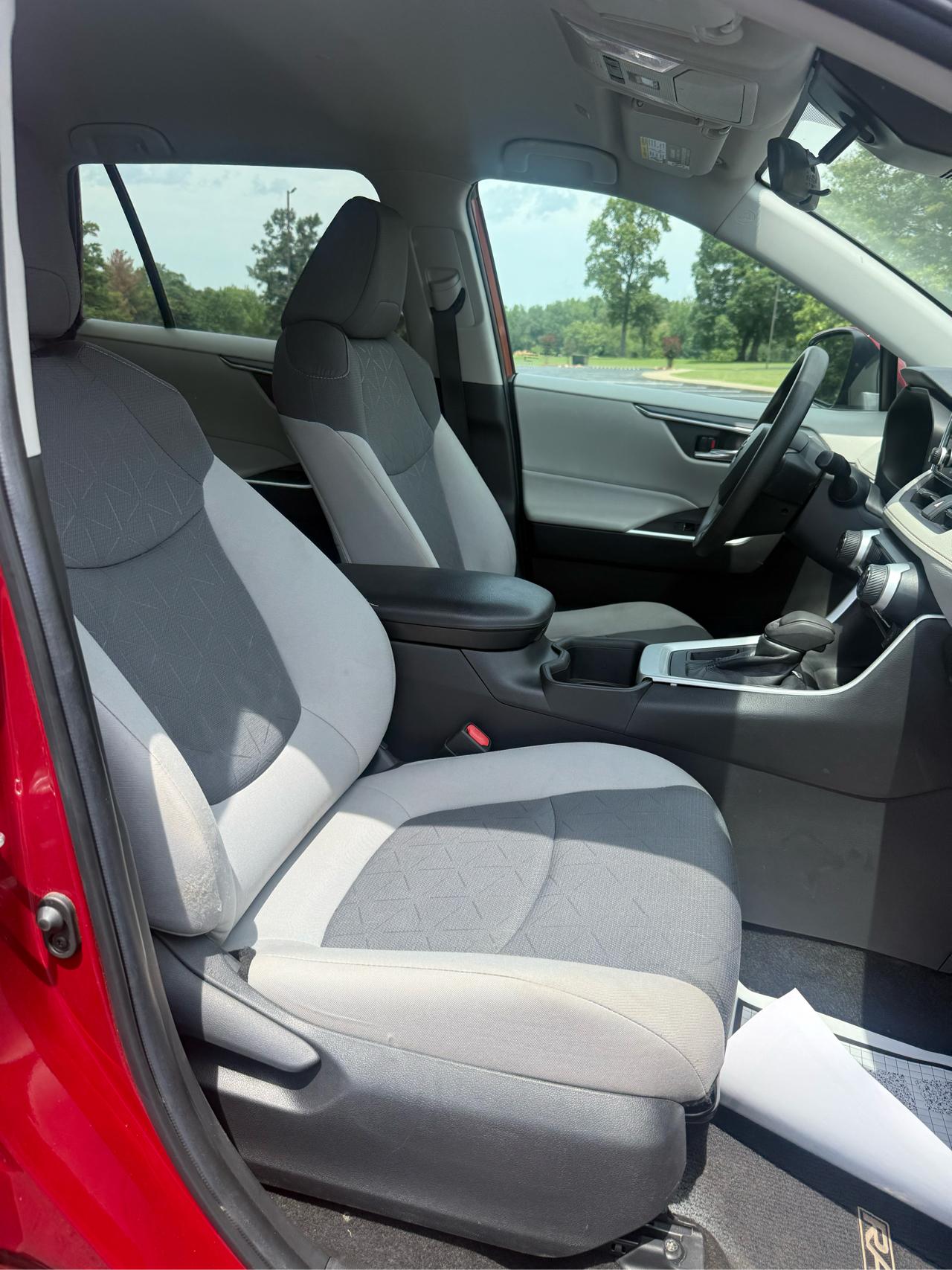 Toyota RAV4 XLE 2023