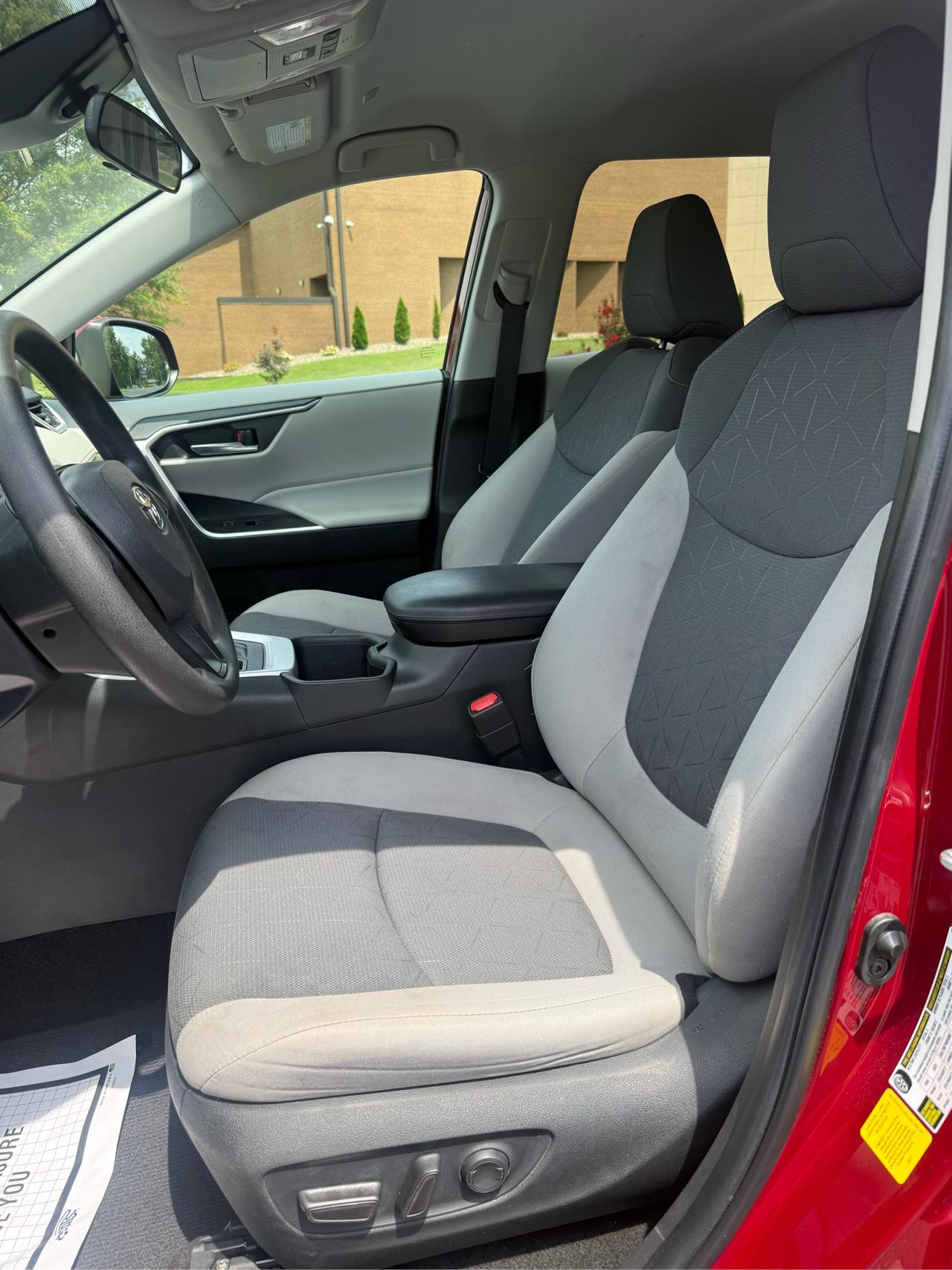 Toyota RAV4 XLE 2023