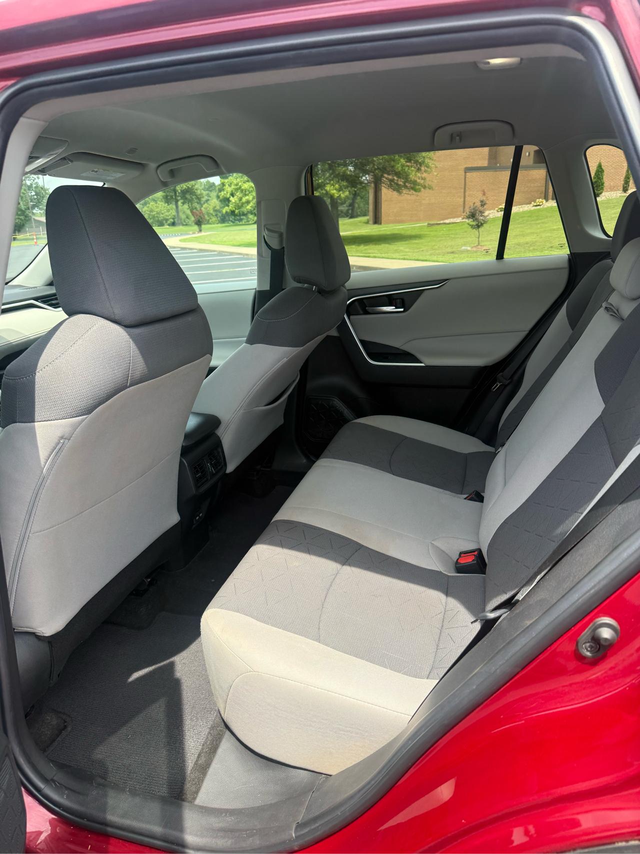 Toyota RAV4 XLE 2023
