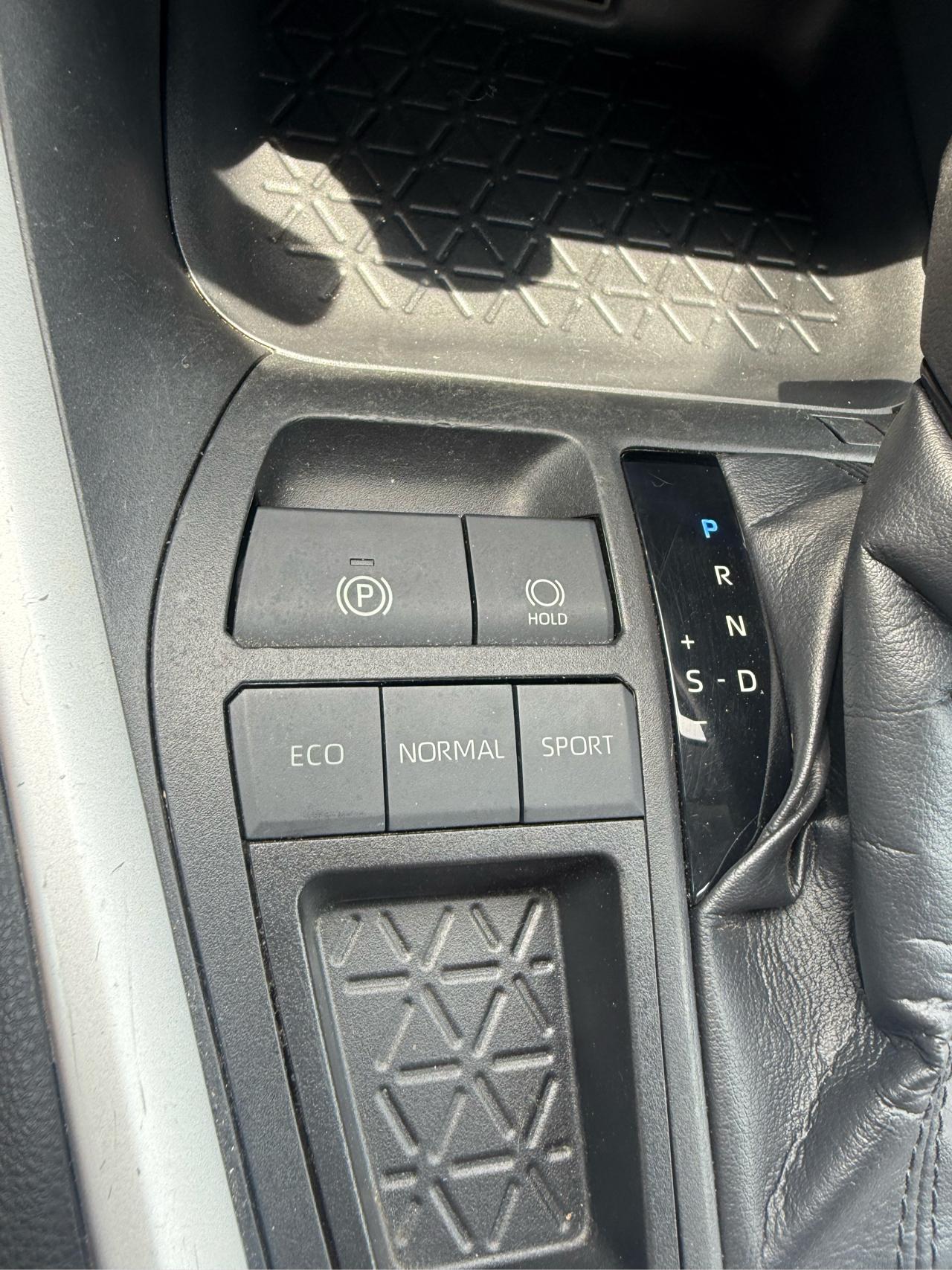 Toyota RAV4 XLE 2023