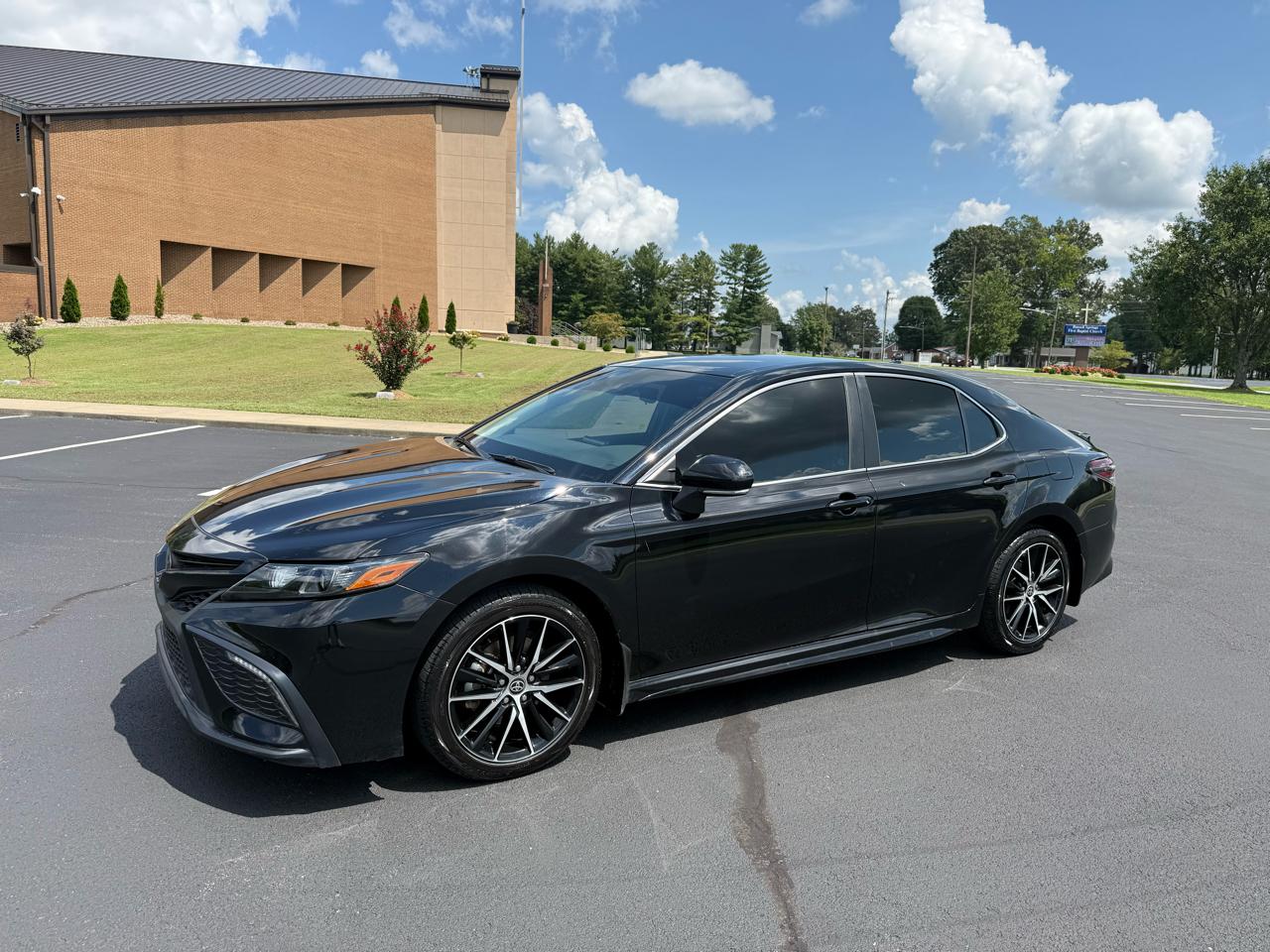 Toyota Camry SE 2024