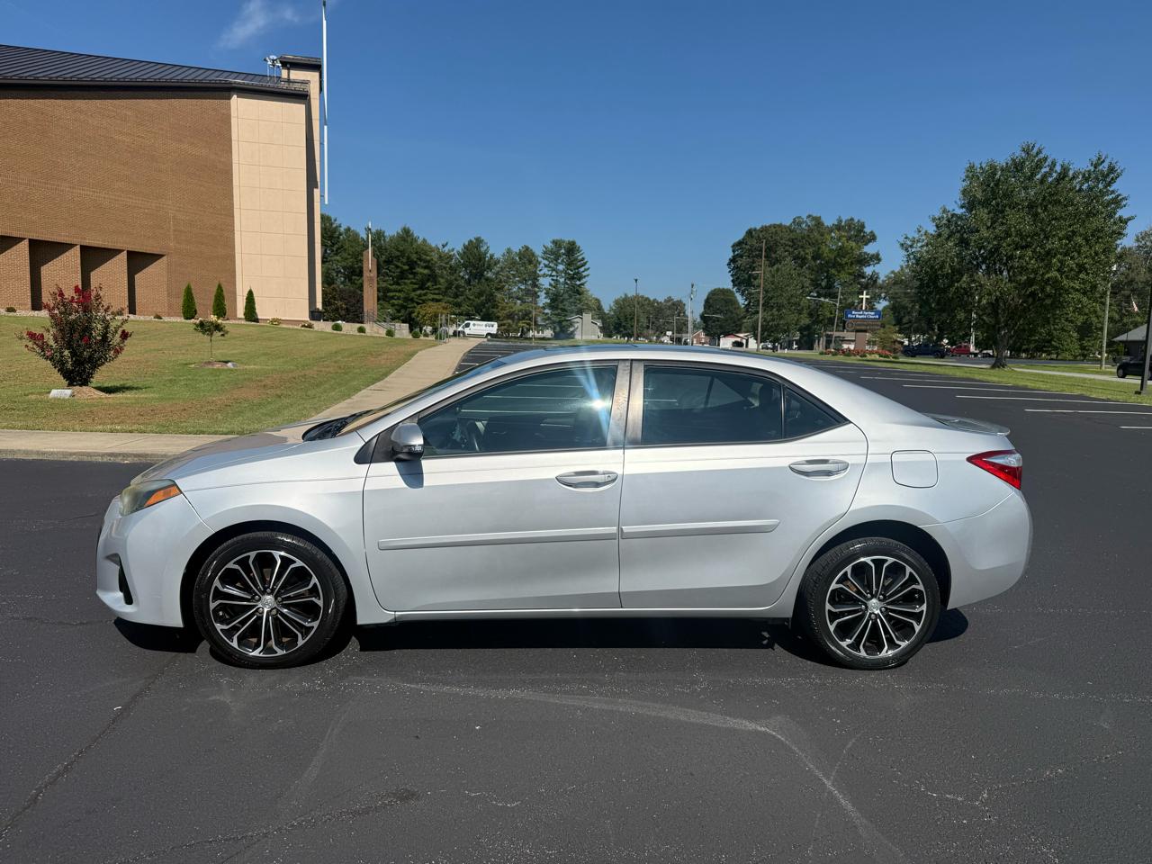 Toyota Corolla  2015
