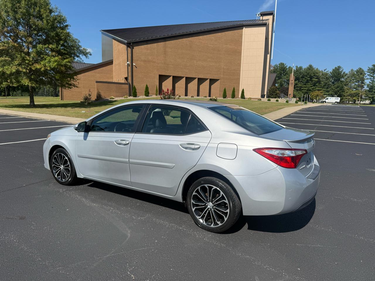 Toyota Corolla  2015