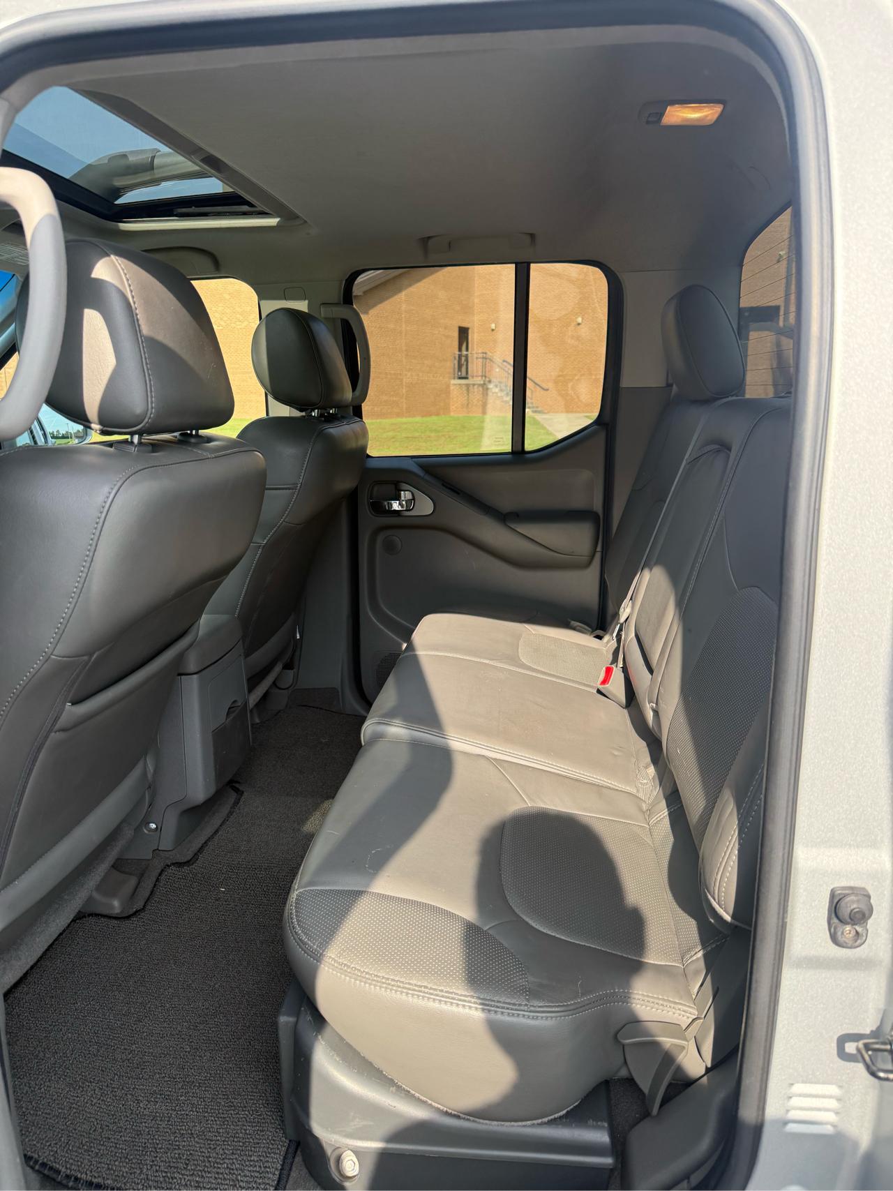 Nissan Frontier LE Crew Cab 4WD 2007