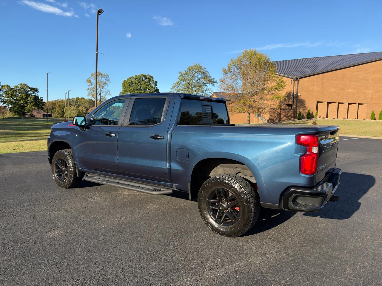 Chevrolet Silverado 1500 LT Trail Boss Crew Cab 4WD 2020