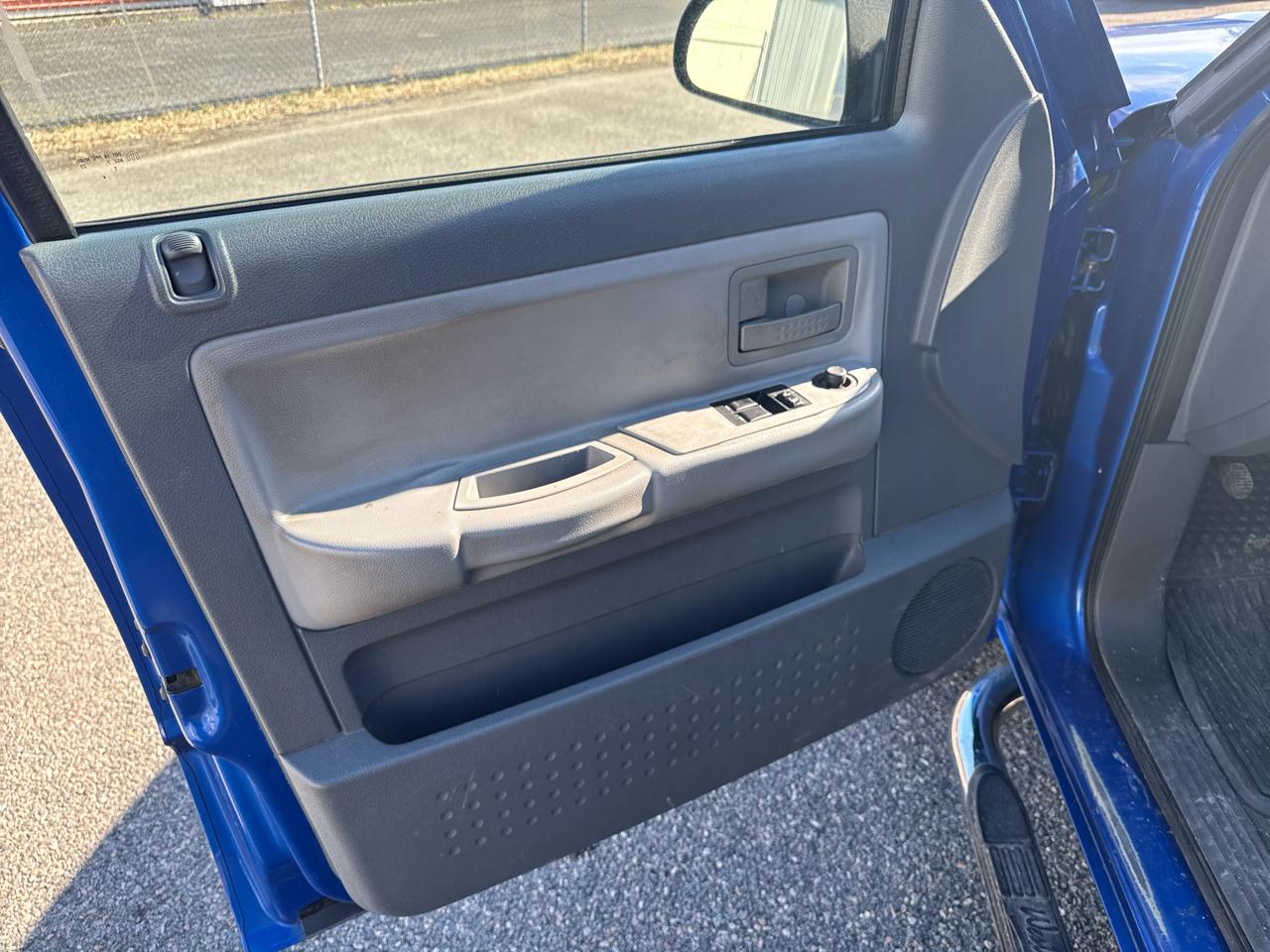 Dodge Dakota SLT Club Cab 4WD 2007