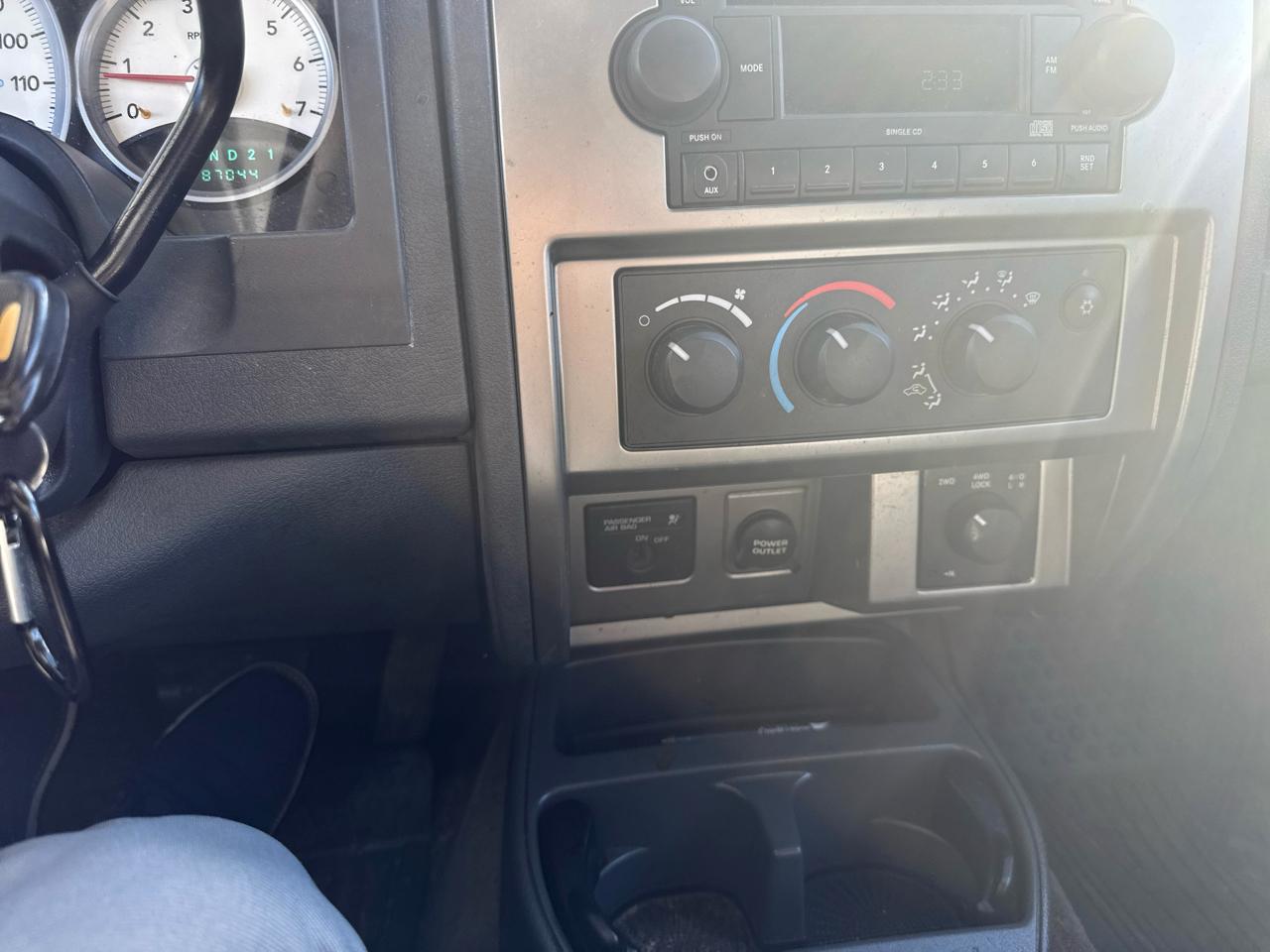 Dodge Dakota SLT Club Cab 4WD 2007