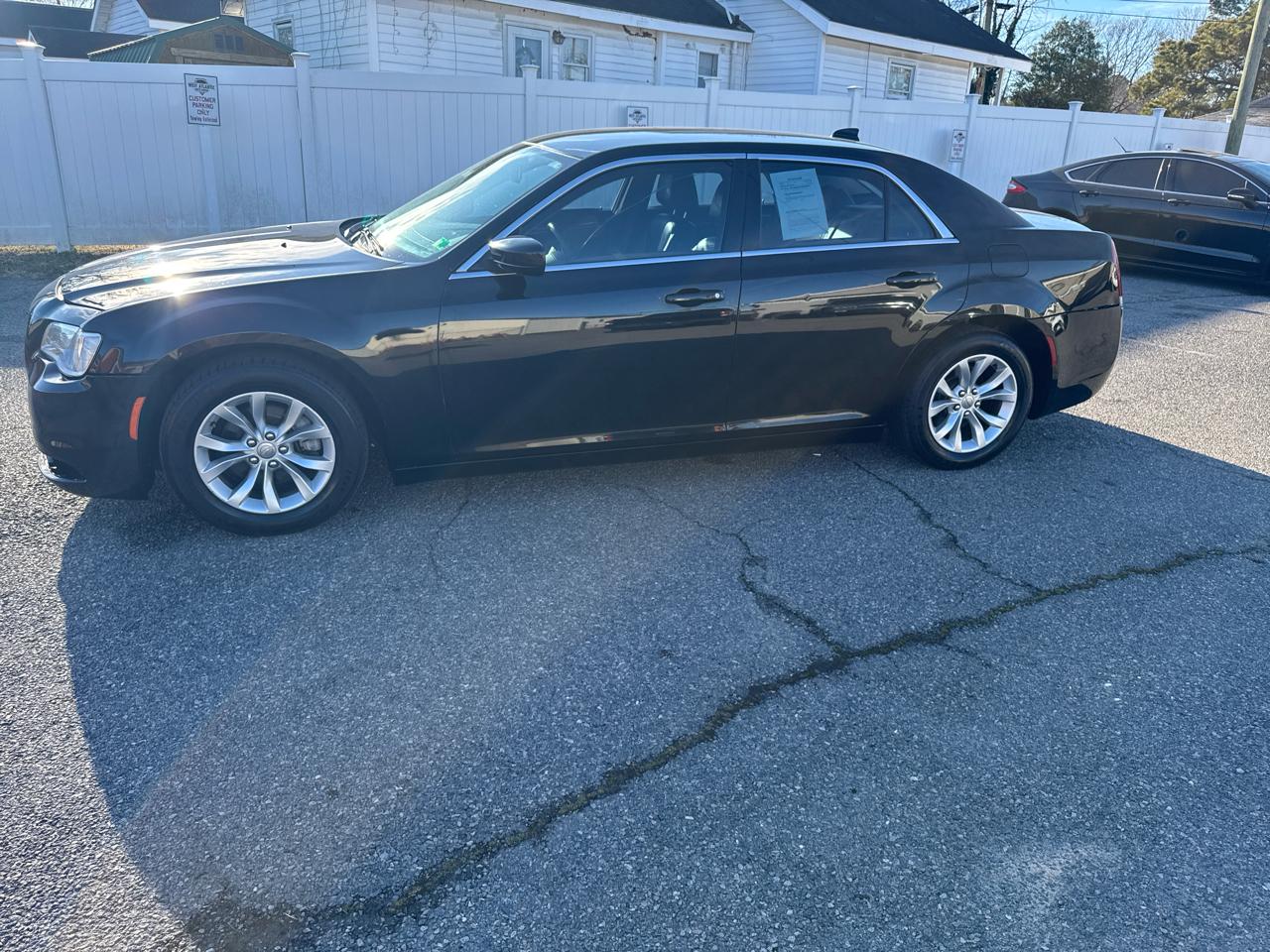 2015 Chrysler 300 Limited RWD