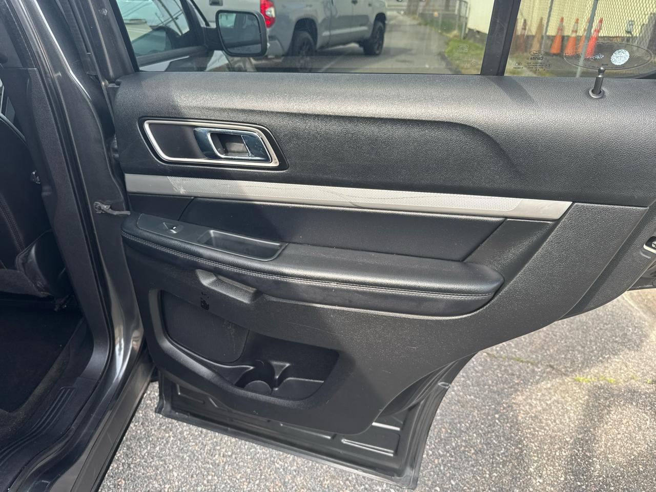 Ford Explorer 4dr 112" WB XLT 4WD 2017