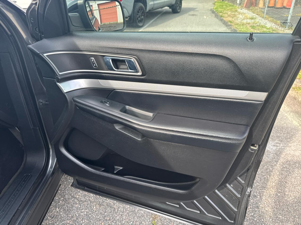 Ford Explorer 4dr 112" WB XLT 4WD 2017