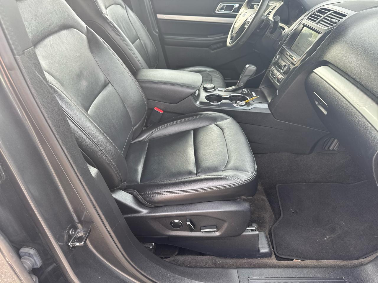 Ford Explorer 4dr 112" WB XLT 4WD 2017