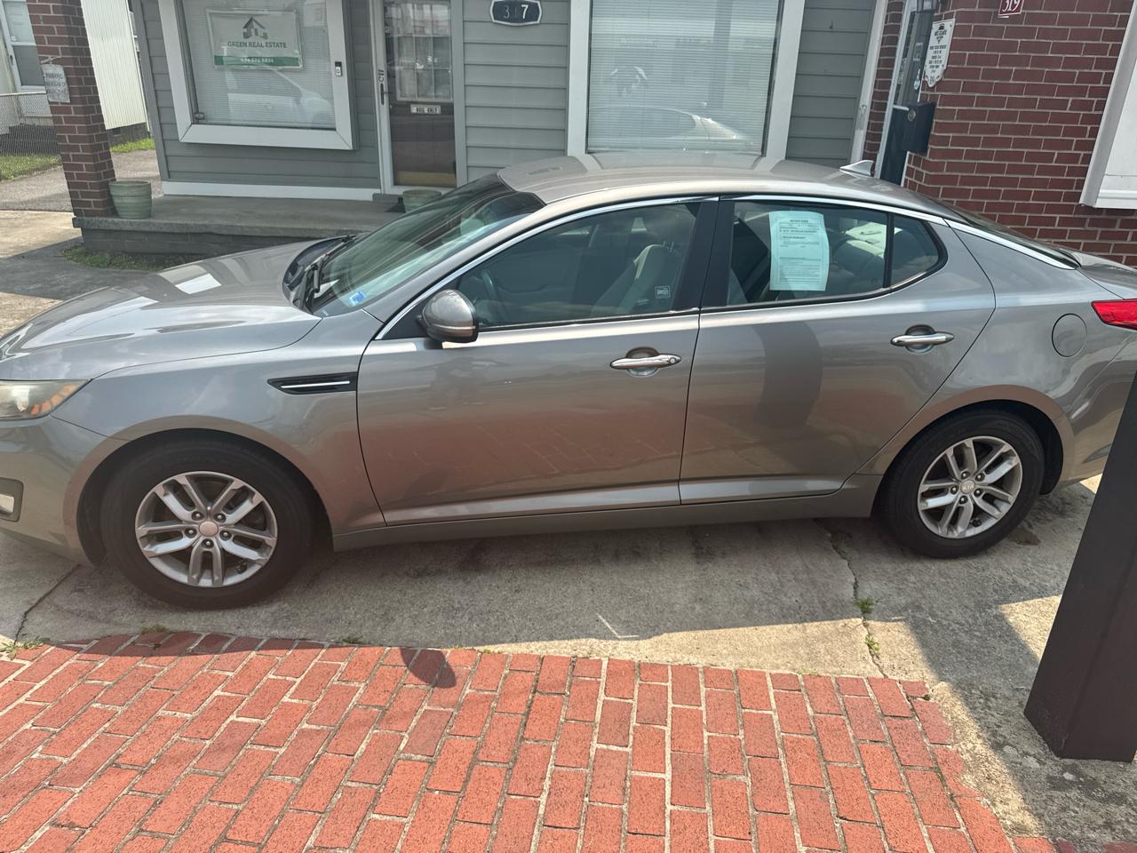 Kia Optima LX MT 2013